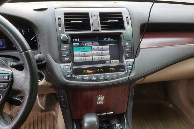 Used Toyota Crown 2010 2.5L Royal Leather Sunroof Navigation Edition Audio And AC Panel