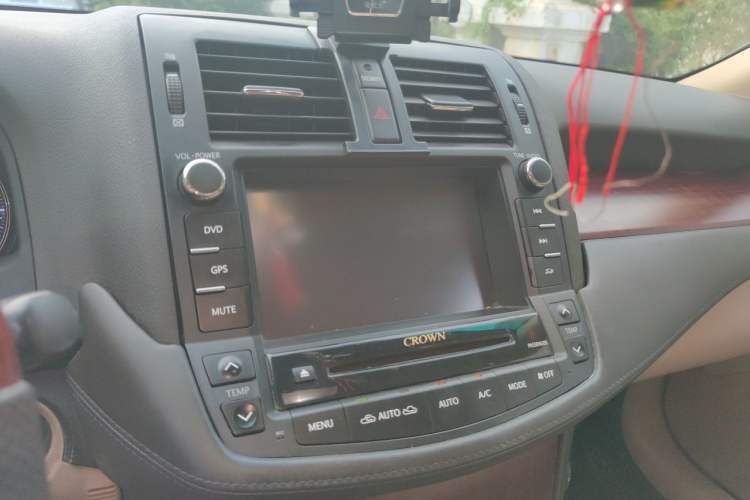 Used Toyota Crown 2010 2.5L Royal Leather Sunroof Edition Audio And AC Panel