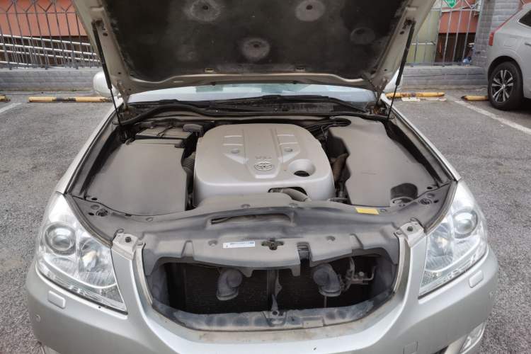 Used Toyota Crown 2010 2.5L Royal Leather Sunroof Navigation Edition Engine Bay