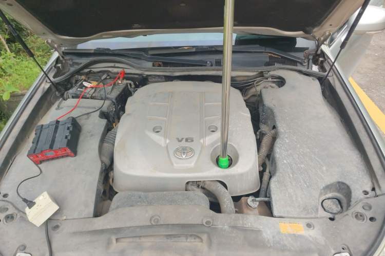 Used Toyota Crown 2010 2.5L Royal Leather Sunroof Edition Engine Bay