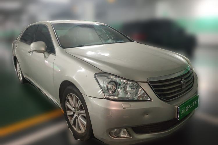 Used Toyota Crown 2010 2.5L Royal Leather Sunroof Navigation Edition Front Right 45 Deg