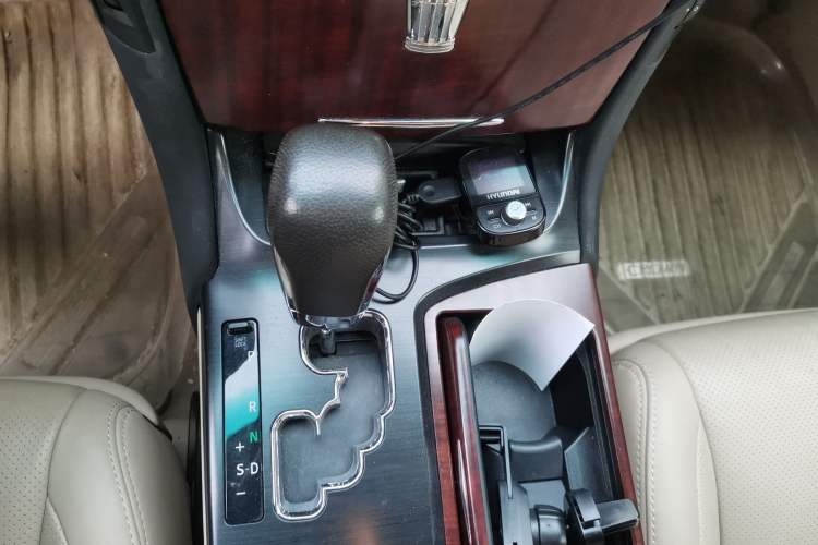 Used Toyota Crown 2010 2.5L Royal Leather Sunroof Navigation Edition Gear Lever