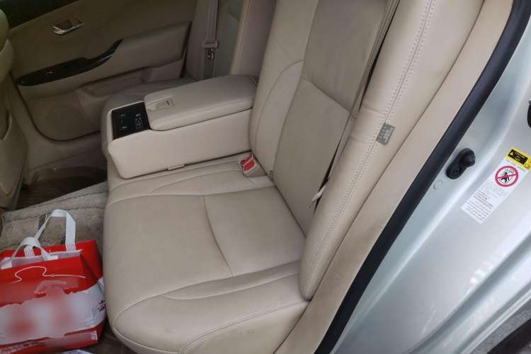 Used Toyota Crown 2010 2.5L Royal Leather Sunroof Navigation Edition Left Rear Seat
