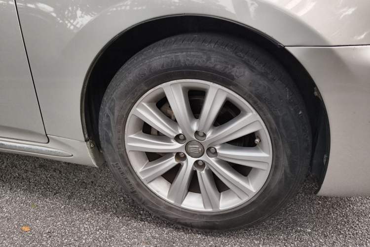 Used Toyota Crown 2010 2.5L Royal Leather Sunroof Edition Right Front Wheel Hub