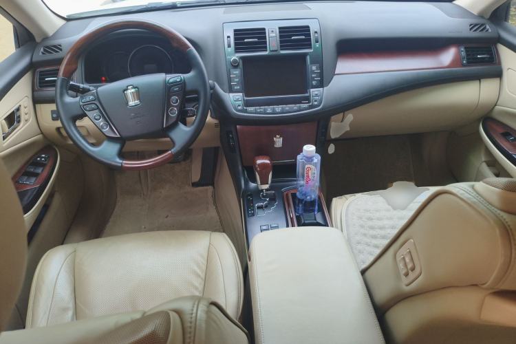 Used Toyota Crown 2010 4.3L Royal Saloon VIP Center Console