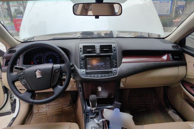 Used Toyota Crown 2010 2.5L Royal Leather Sunroof Navigation Edition Center Console