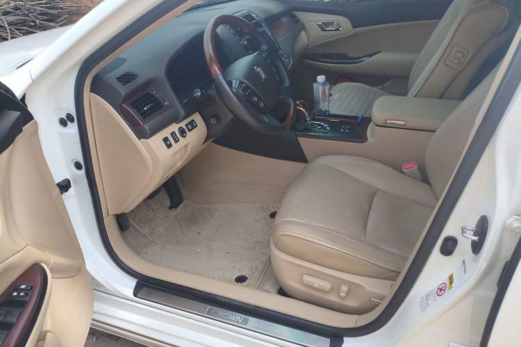 Used Toyota Crown 2010 4.3L Royal Saloon VIP Driver Seat