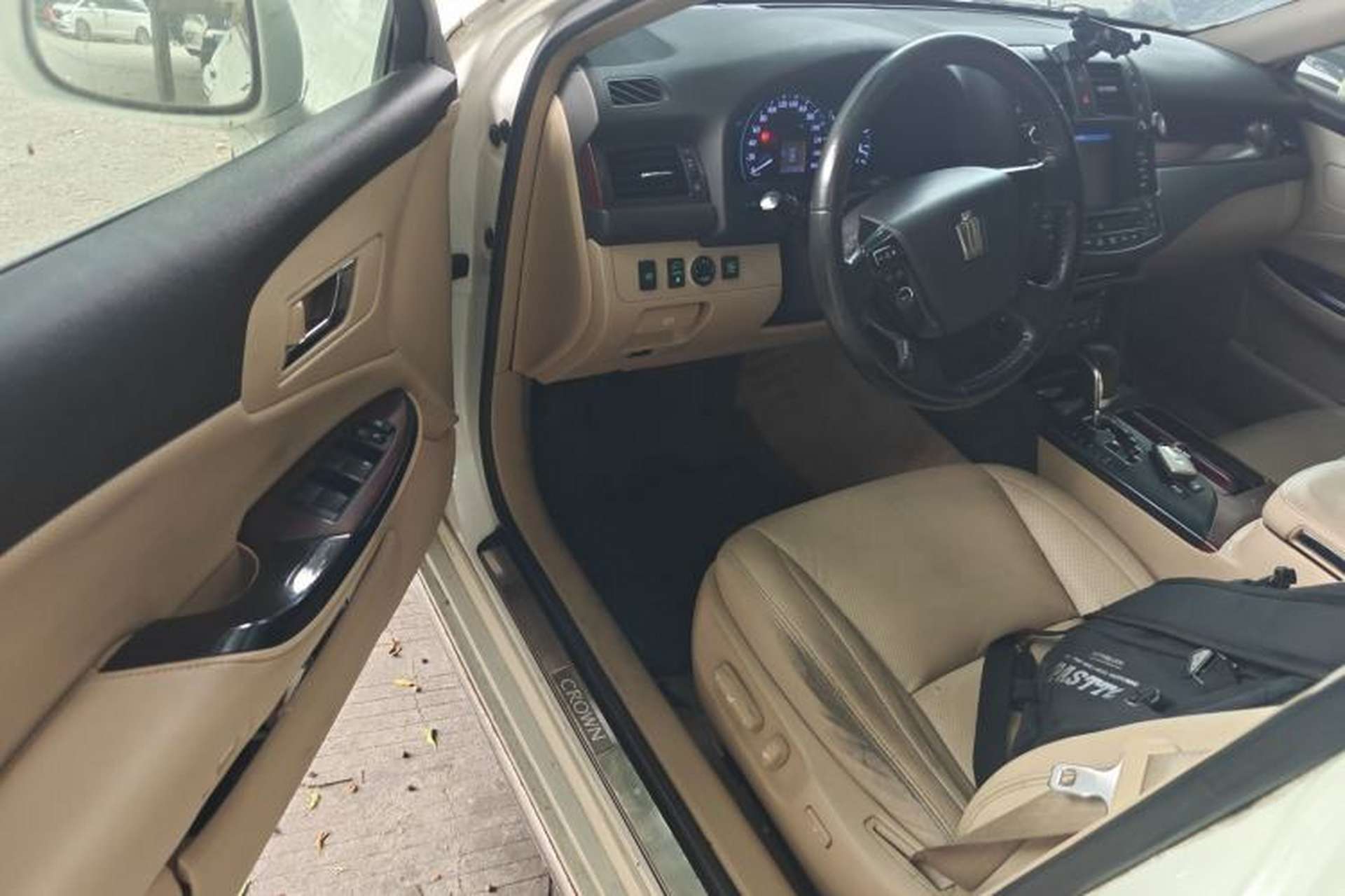 Used Toyota Crown 2010 2.5L Royal Leather Sunroof Edition Driver Seat