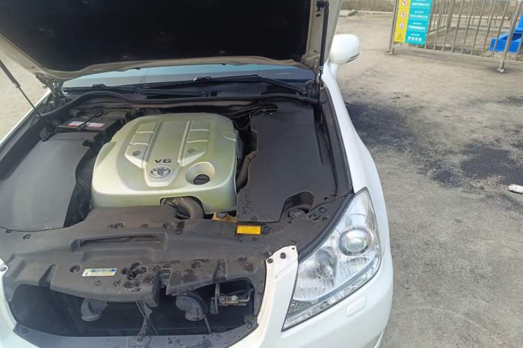 Used Toyota Crown 2010 2.5L Royal Leather Sunroof Edition Engine Bay Left