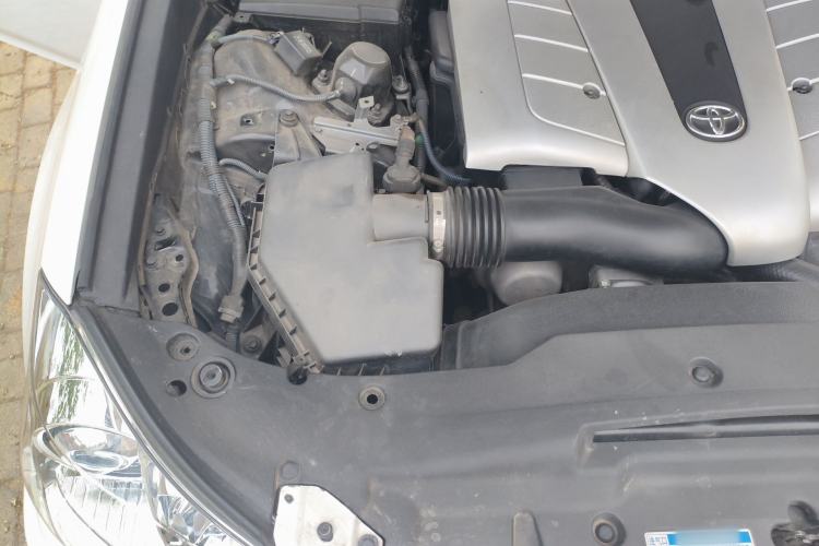 Used Toyota Crown 2010 4.3L Royal Saloon VIP Engine Bay Right