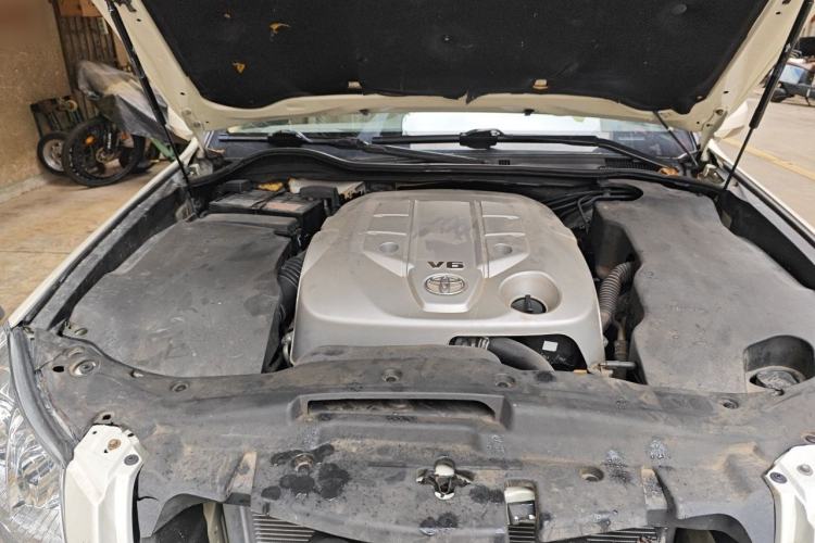 Used Toyota Crown 2010 2.5L Royal Leather Sunroof Navigation Edition Engine Bay Right