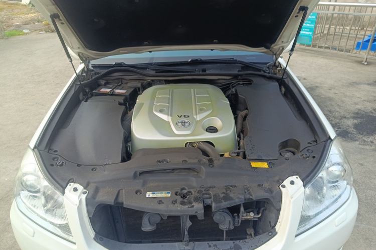 Used Toyota Crown 2010 2.5L Royal Leather Sunroof Edition Engine Bay