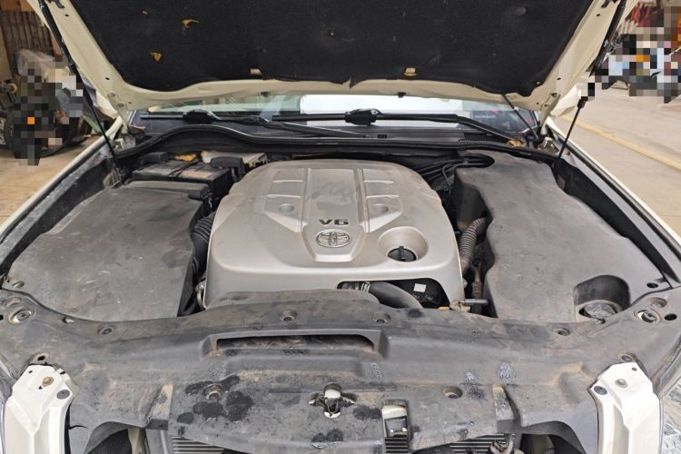 Used Toyota Crown 2010 2.5L Royal Leather Sunroof Navigation Edition Engine Bay