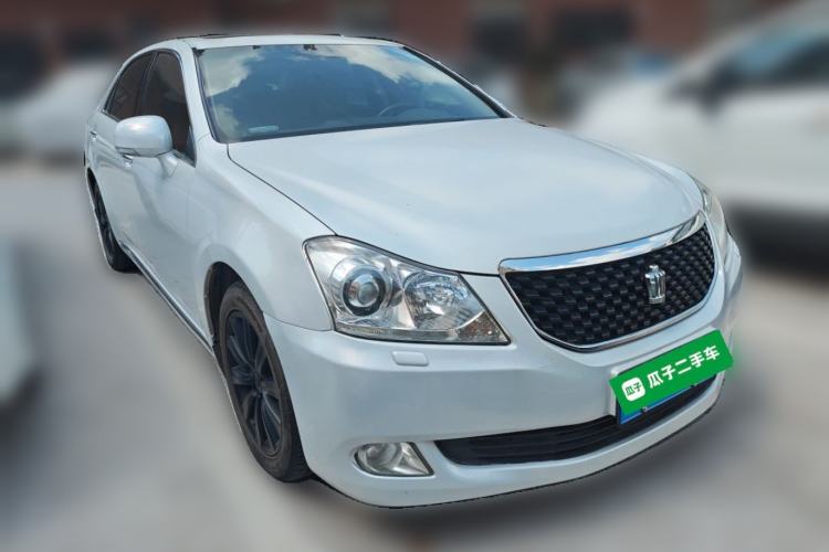 Used Toyota Crown 2010 2.5L Royal Leather Sunroof Edition Front Right 45 Deg