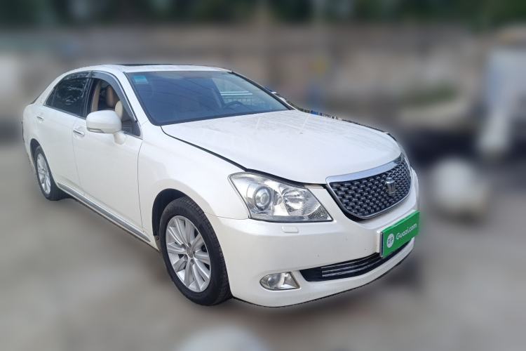 Used Toyota Crown 2010 2.5L Royal Leather Sunroof Edition Front Right 45 Deg