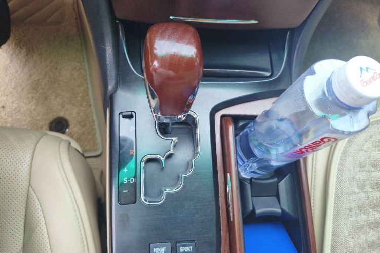 Used Toyota Crown 2010 4.3L Royal Saloon VIP Gear Lever