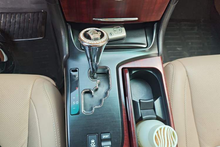 Used Toyota Crown 2010 2.5L Royal Leather Sunroof Edition Gear Lever