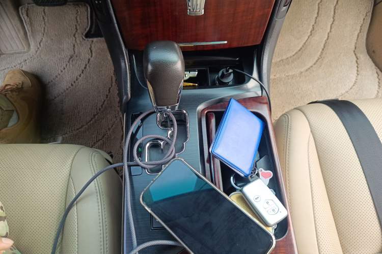Used Toyota Crown 2010 2.5L Royal Leather Sunroof Edition Gear Lever