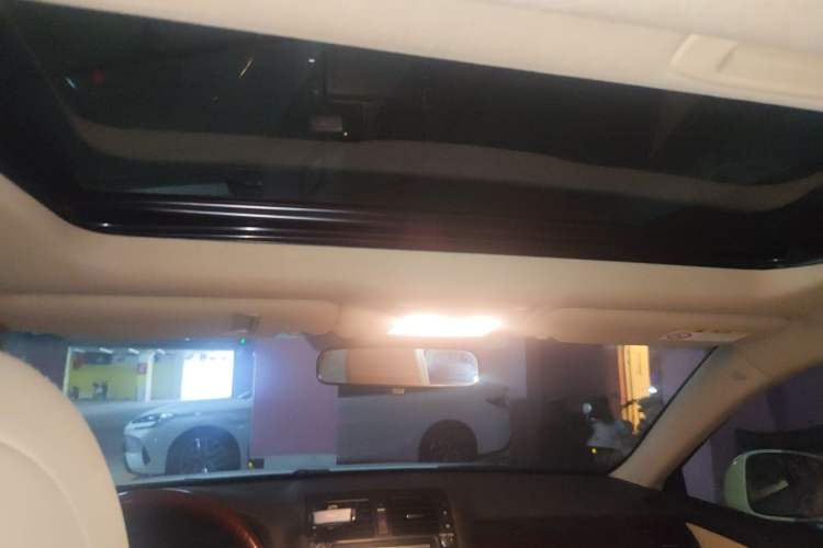 Used Toyota Crown 2010 2.5L Royal Leather Sunroof Navigation Edition Headliner