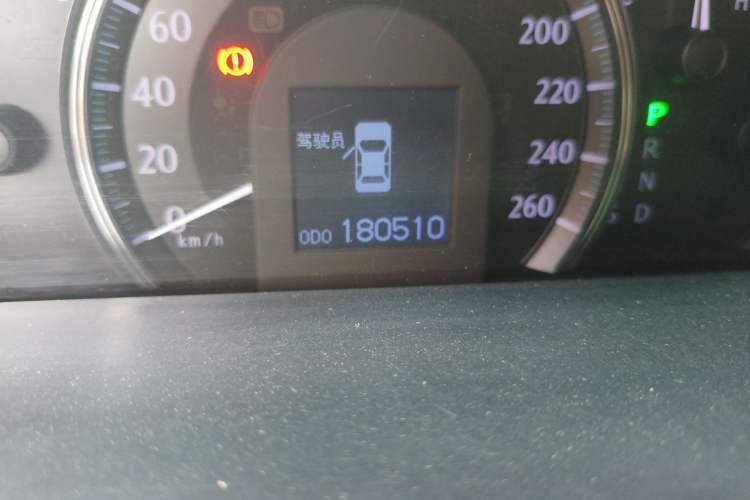 Used Toyota Crown 2010 4.3L Royal Saloon VIP Odometer Close Up