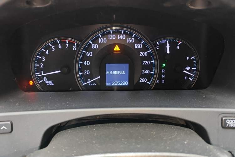Used Toyota Crown 2010 2.5L Royal Leather Sunroof Navigation Edition Odometer Close Up