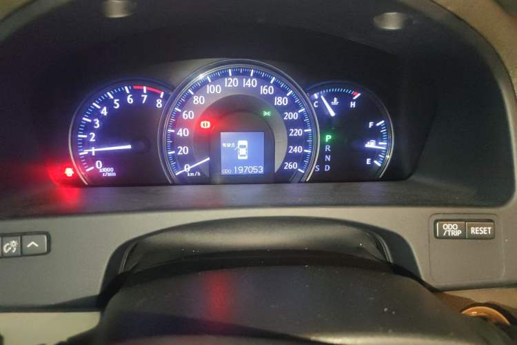 Used Toyota Crown 2010 2.5L Royal Leather Sunroof Navigation Edition Odometer Close Up