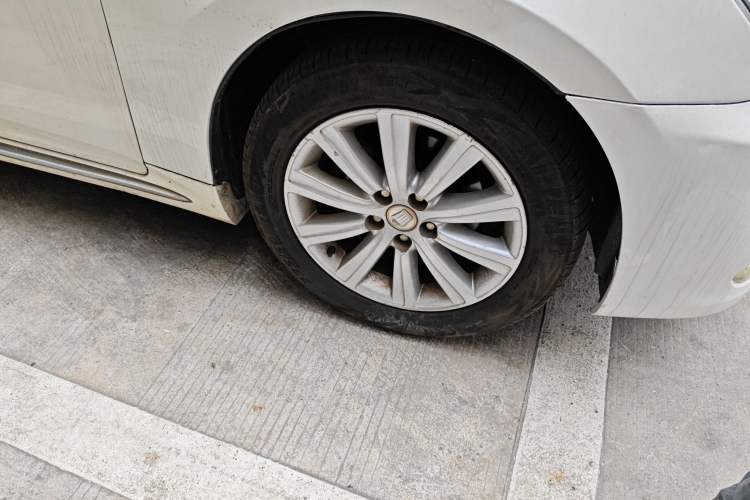 Used Toyota Crown 2010 2.5L Royal Leather Sunroof Navigation Edition Right Front Wheel Hub