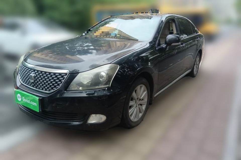 Toyota Crown 2011