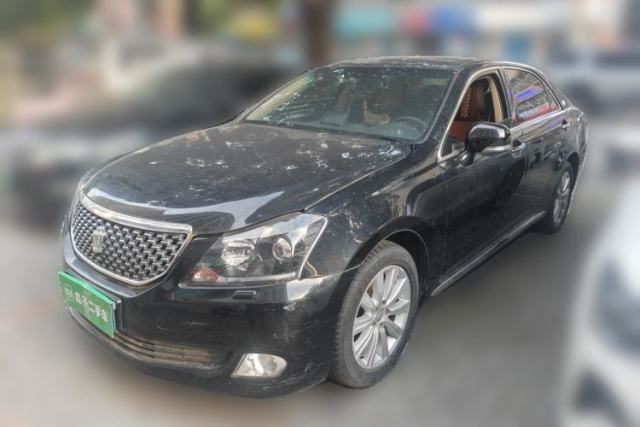 Used Toyota Crown 2011 2.5L Royal Special Edition with Leather and Sunroof