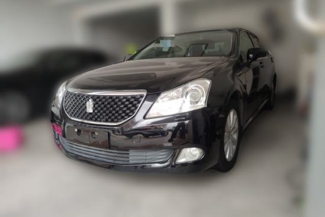 Used Toyota Crown 2011 2.5L Royal Special Edition with Leather and Sunroof