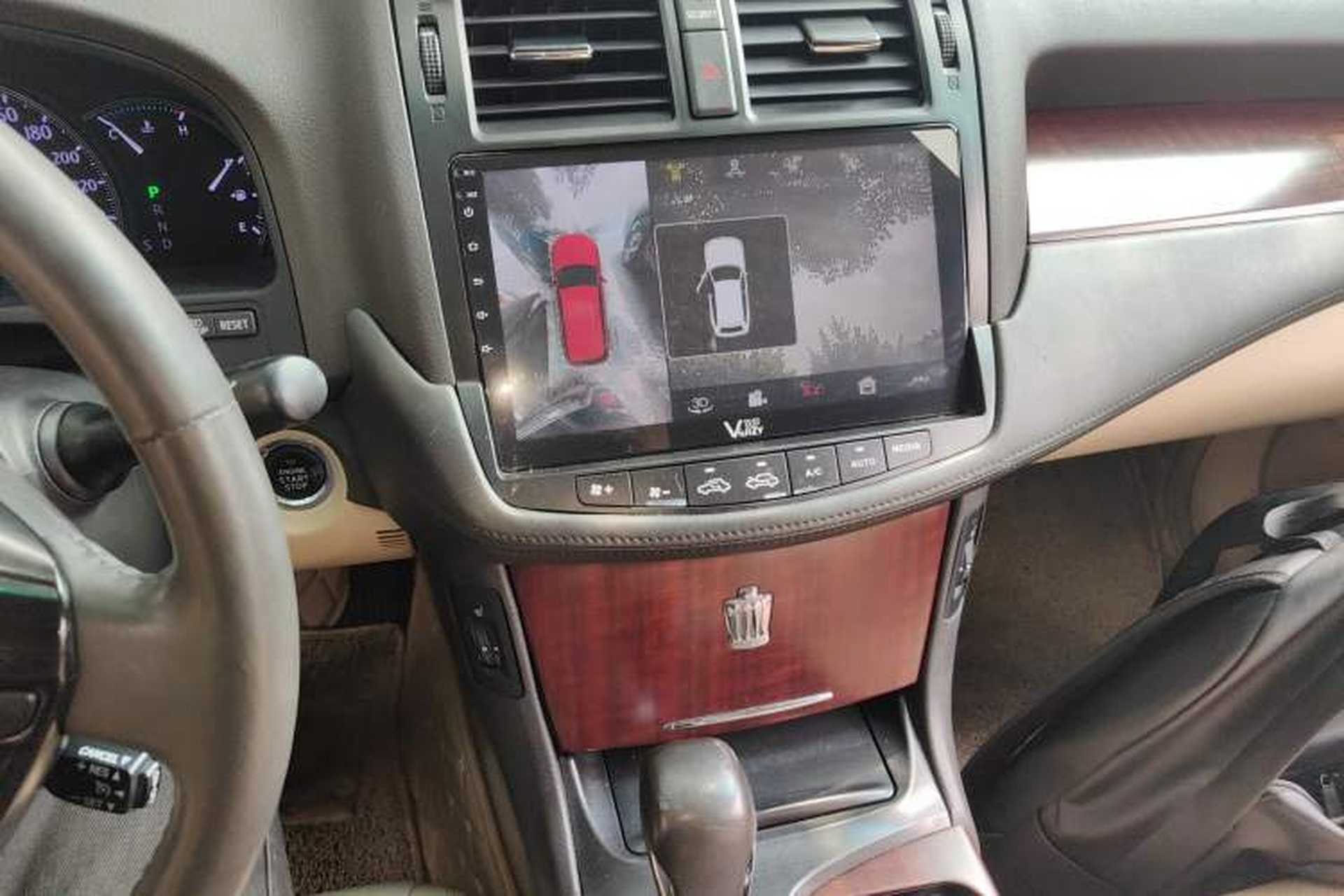 Used Toyota Crown 2011 2.5L Royal Special Edition with Leather and Sunroof Audio And AC Panel