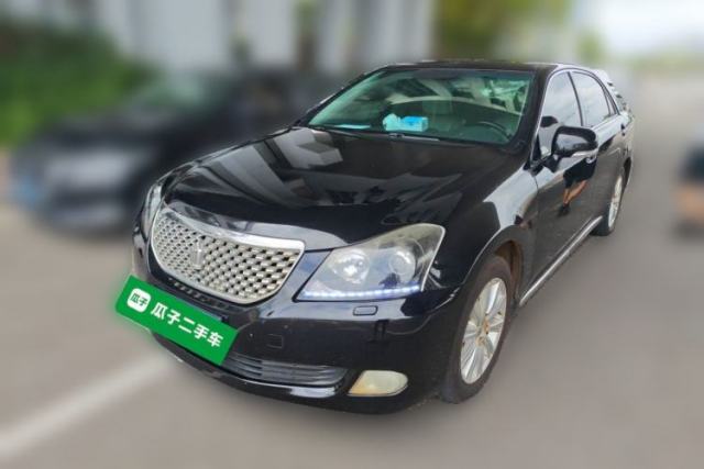 Used Toyota Crown 2011 2.5L Royal Special Edition with Leather and Sunroof