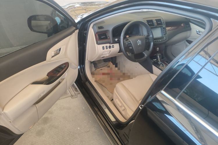Used Toyota Crown 2011 2.5L Royal Special Edition with Leather and Sunroof Driver Seat