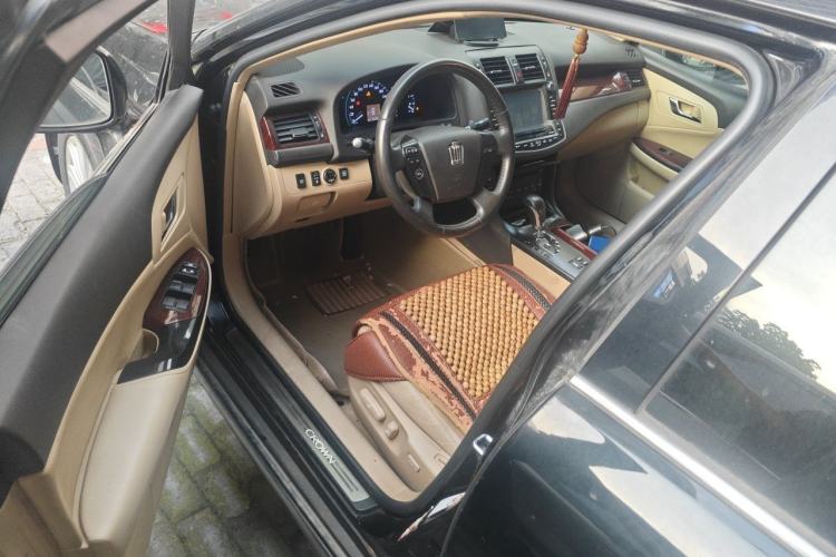 Used Toyota Crown 2011 2.5L Royal Special Edition with Leather and Sunroof Driver Seat