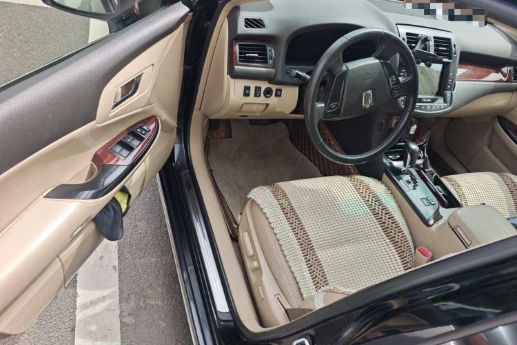 Used Toyota Crown 2011 2.5L Royal Special Edition with Leather and Sunroof Driver Seat