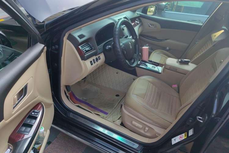 Used Toyota Crown 2011 2.5L Royal Special Edition with Leather and Sunroof Driver Seat