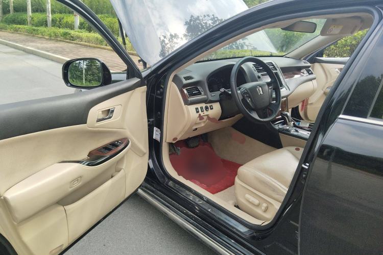 Used Toyota Crown 2011 2.5L Royal Special Edition with Leather and Sunroof Driver Seat