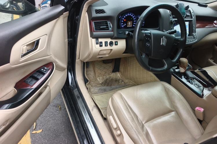 Used Toyota Crown 2011 2.5L Royal Special Edition with Leather and Sunroof Driver Seat