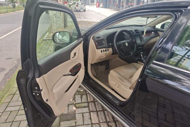 Used Toyota Crown 2011 2.5L Royal Special Edition with Leather and Sunroof Driver Seat