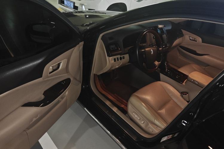 Used Toyota Crown 2011 2.5L Royal Special Edition with Leather and Sunroof Driver Seat