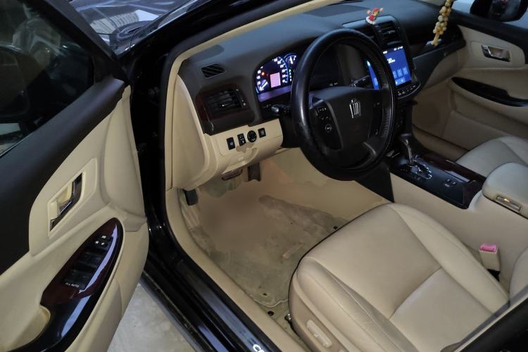 Used Toyota Crown 2011 2.5L Royal Special Edition with Leather and Sunroof Driver Seat