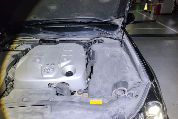 Used Toyota Crown 2011 2.5L Royal Special Edition with Leather and Sunroof Engine Bay Left
