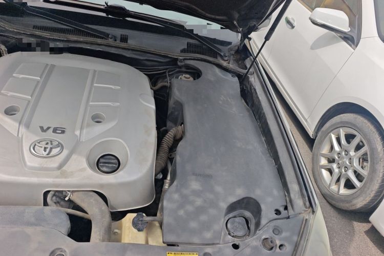 Used Toyota Crown 2011 2.5L Royal Special Edition with Leather and Sunroof Engine Bay Left