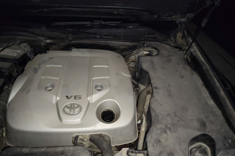 Used Toyota Crown 2011 2.5L Royal Special Edition with Leather and Sunroof Engine Bay Left