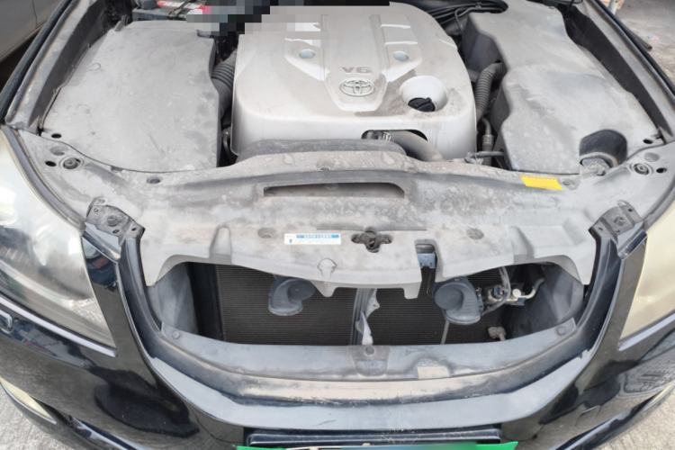 Used Toyota Crown 2011 2.5L Royal Special Edition with Leather and Sunroof Engine Bay
