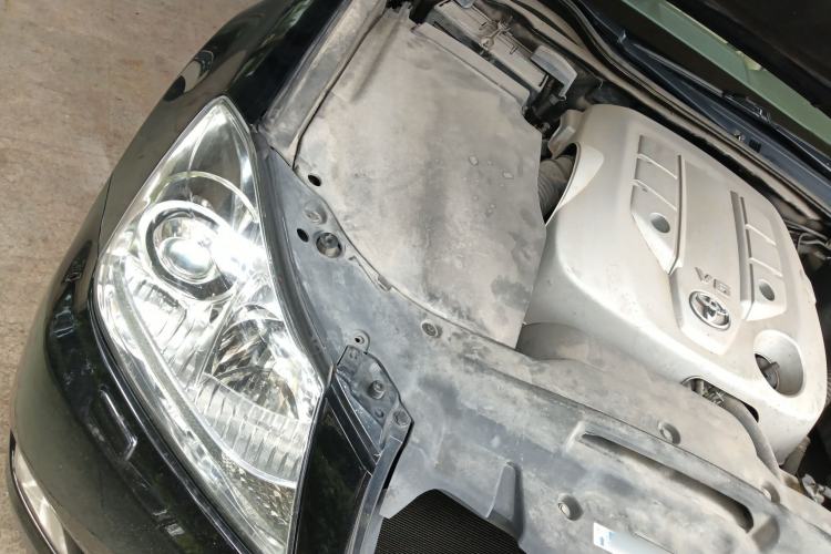 Used Toyota Crown 2011 2.5L Royal Special Edition with Leather and Sunroof Engine Bay Right