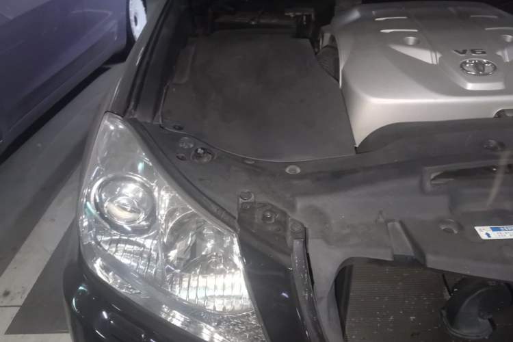 Used Toyota Crown 2011 2.5L Royal Special Edition with Leather and Sunroof Engine Bay Right