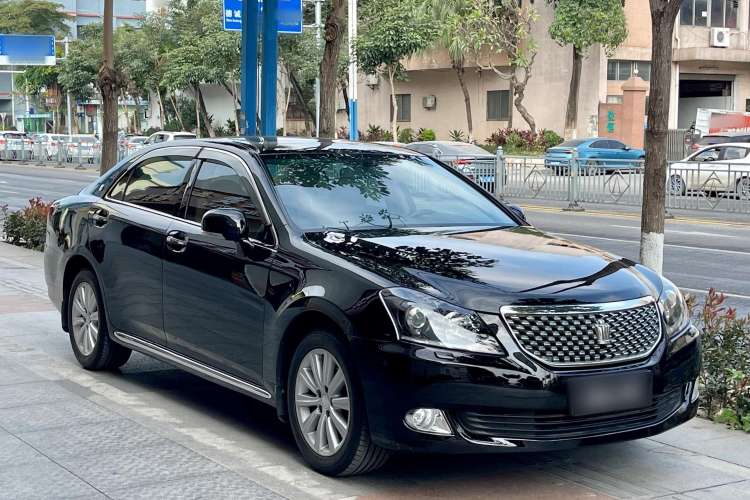 Used Toyota Crown 2011 2.5L Royal Special Edition with Leather and Sunroof Exterior 2