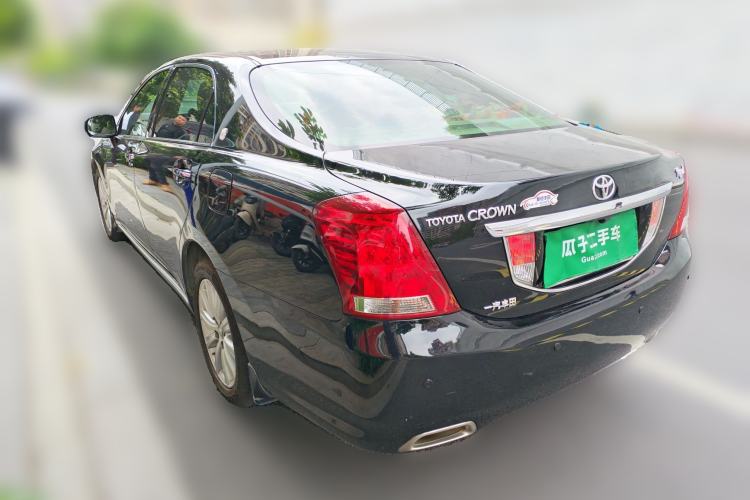 Used Toyota Crown 2011 2.5L Royal Special Edition with Leather and Sunroof Exterior 3