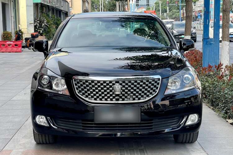 Used Toyota Crown 2011 2.5L Royal Special Edition with Leather and Sunroof Exterior 3